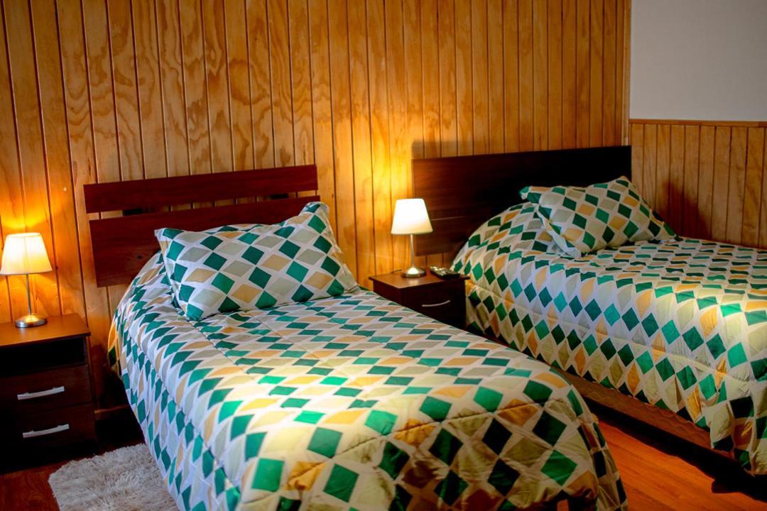 Roble Austral Hostal Coyhaique Ngoại thất bức ảnh