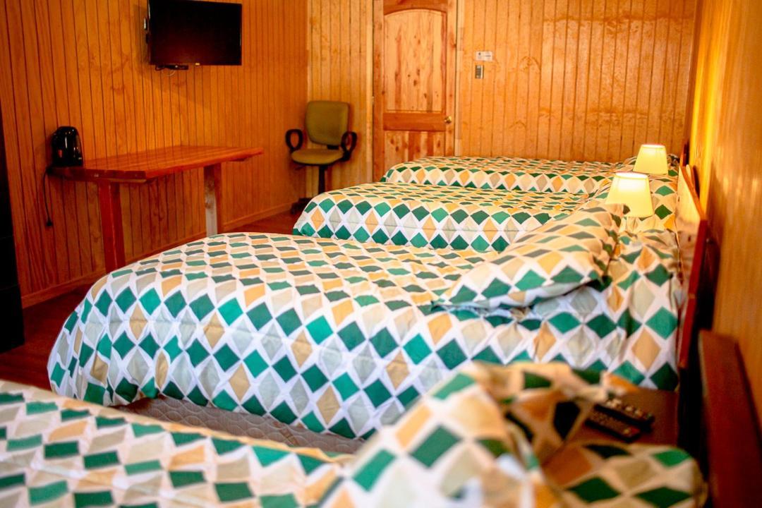 Roble Austral Hostal Coyhaique Ngoại thất bức ảnh