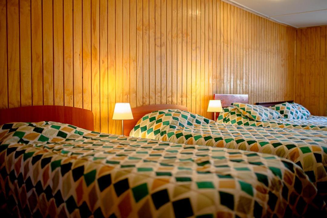 Roble Austral Hostal Coyhaique Ngoại thất bức ảnh