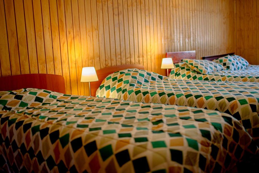 Roble Austral Hostal Coyhaique Ngoại thất bức ảnh