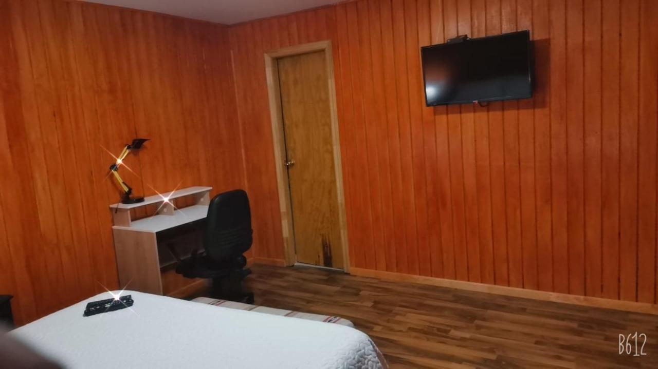 Roble Austral Hostal Coyhaique Ngoại thất bức ảnh